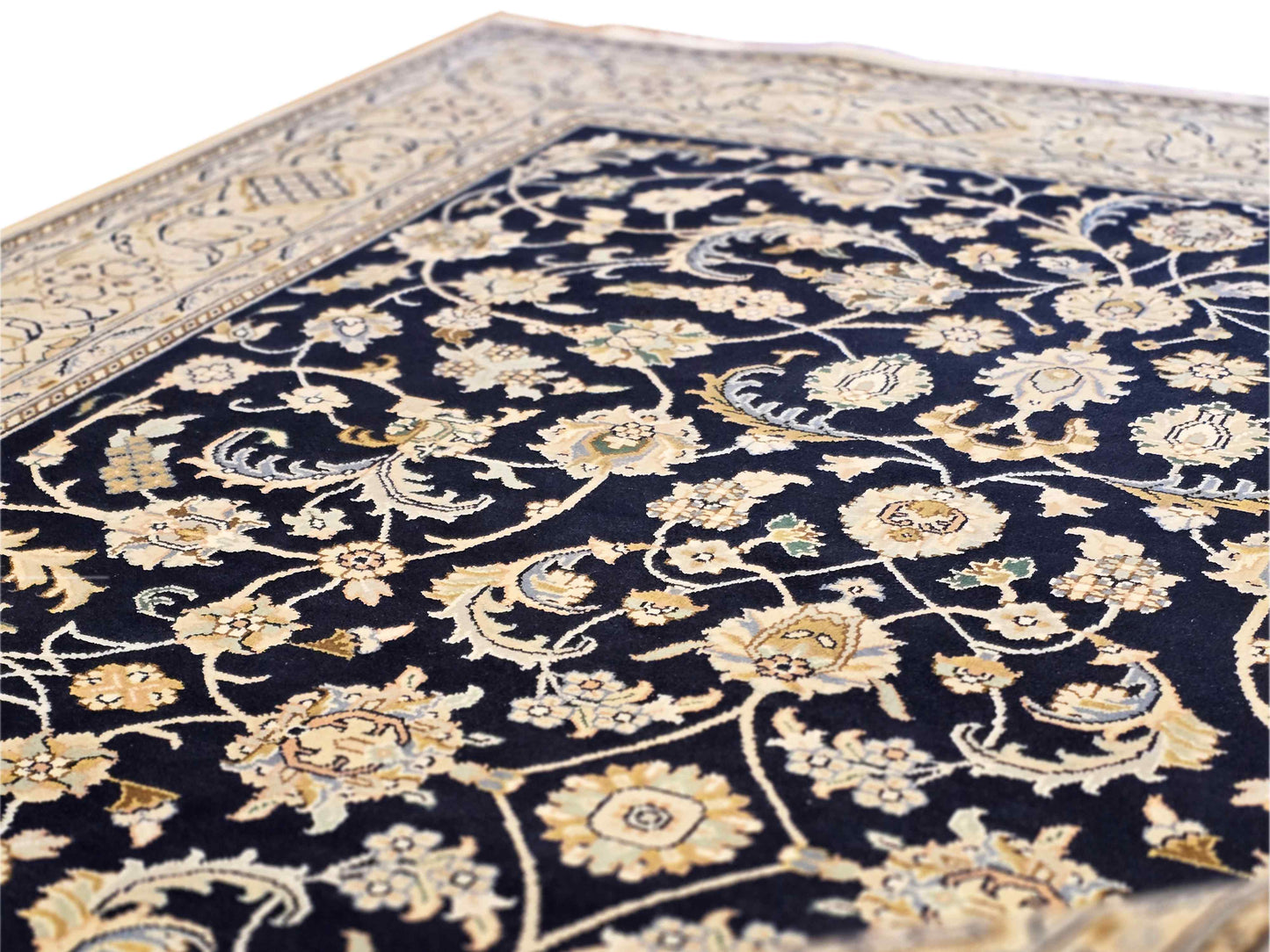Nain Rug - 293x196 cm