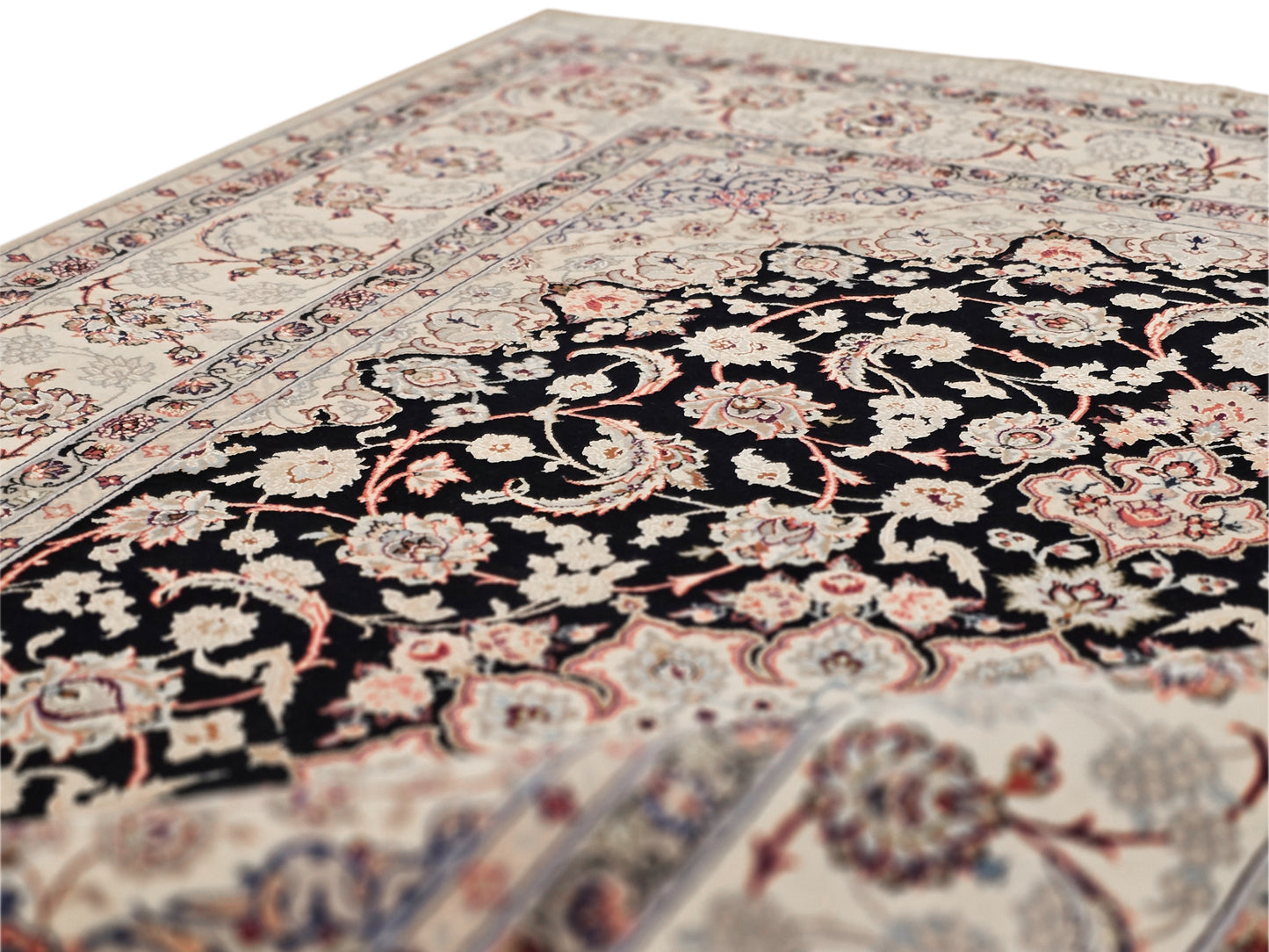 Isfahan Rug - 235x159 cm