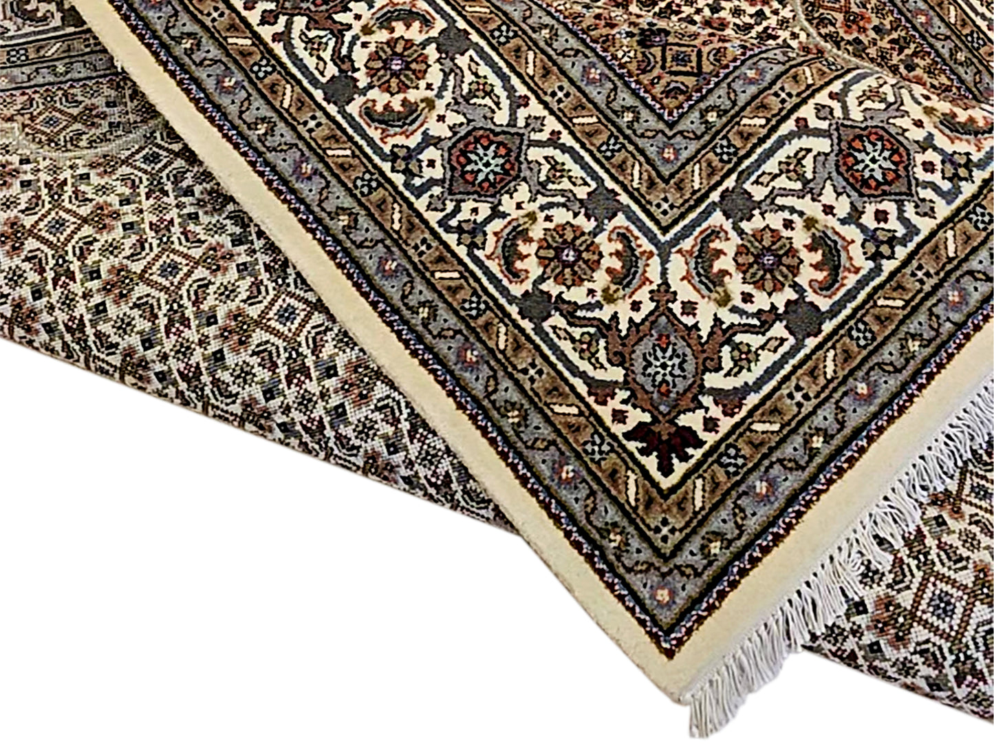 Mahi Tabriz Rug - 246x168 cm