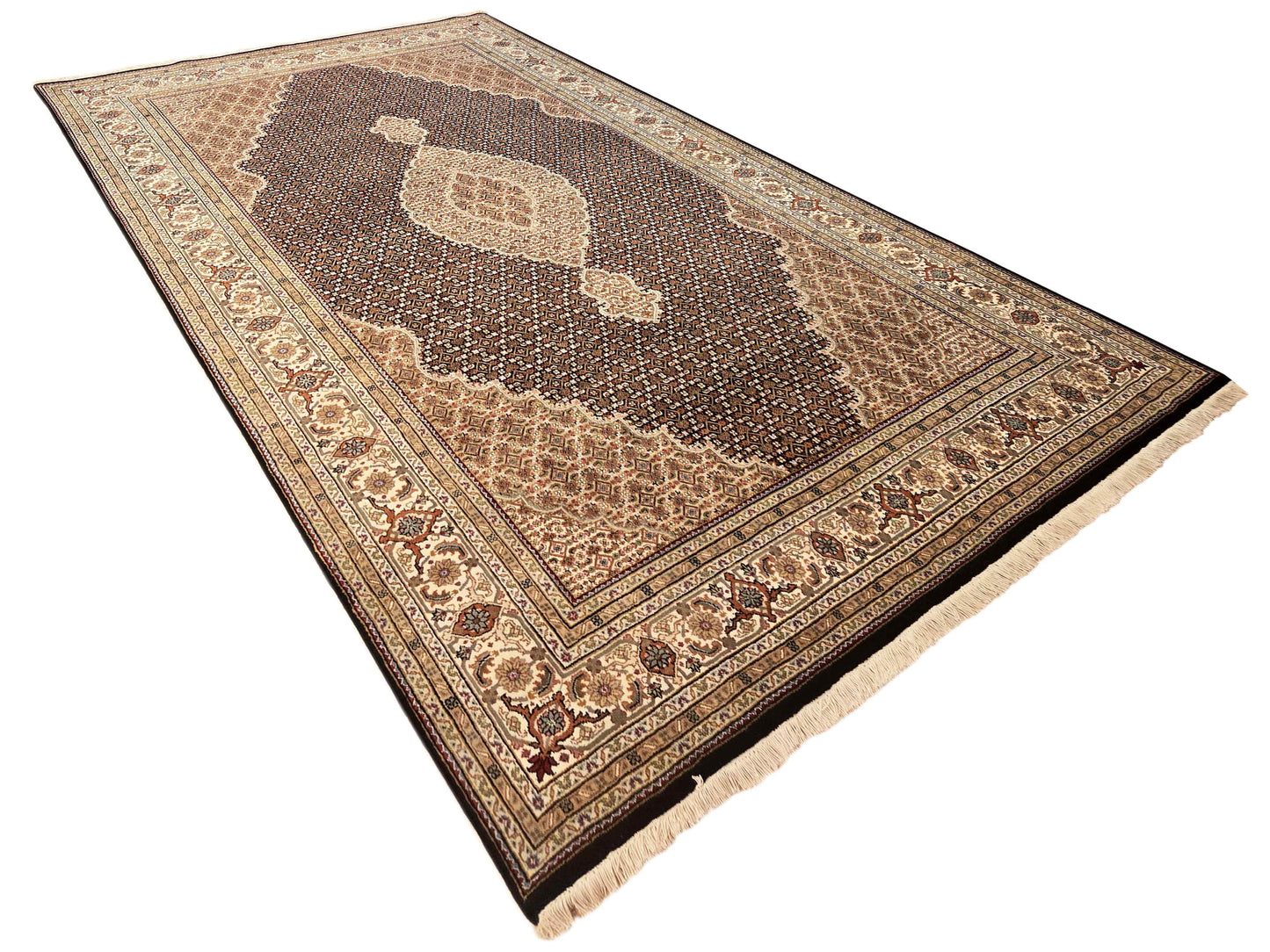 Tabriz mahi Rug - 303x197 cm