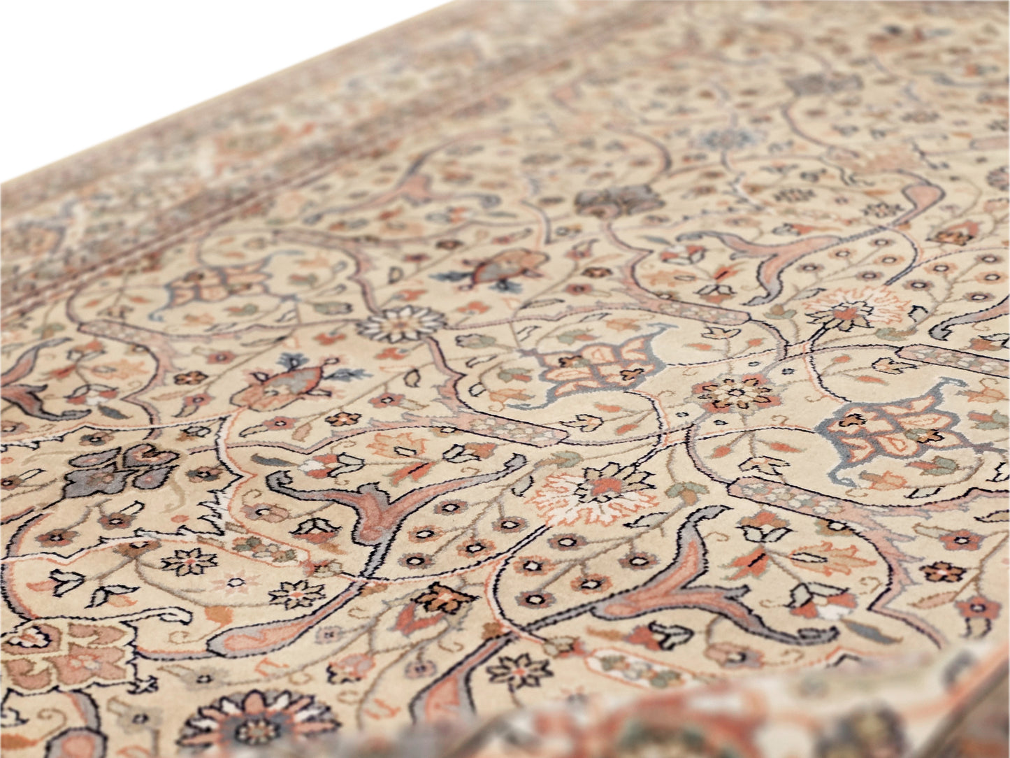 Khashan Rug - 240x170 cm