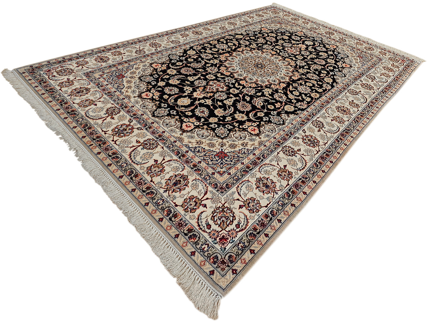 Isfahan Rug - 235x159 cm