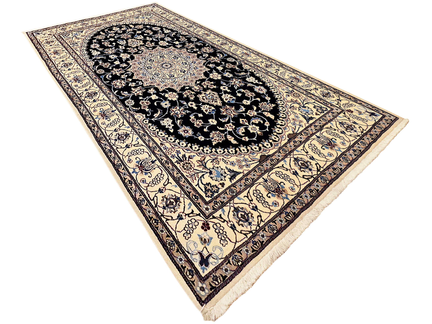 Nain Rug - 307x198 cm
