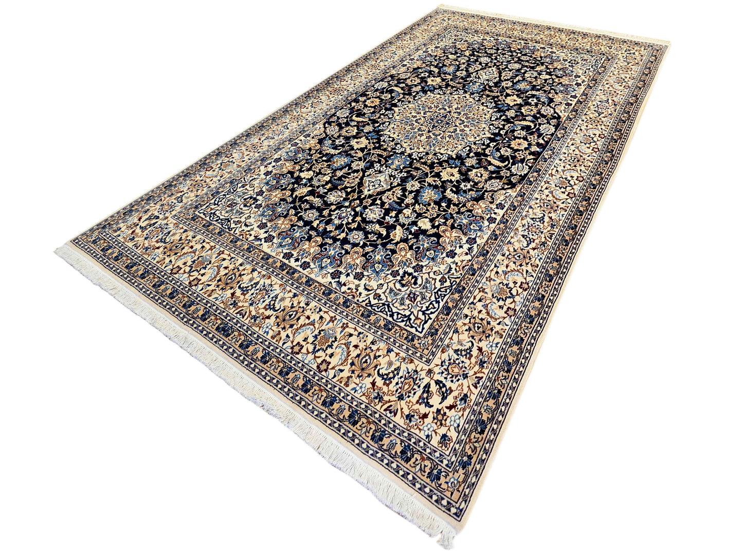 Nain Rug  - 270x175 cm