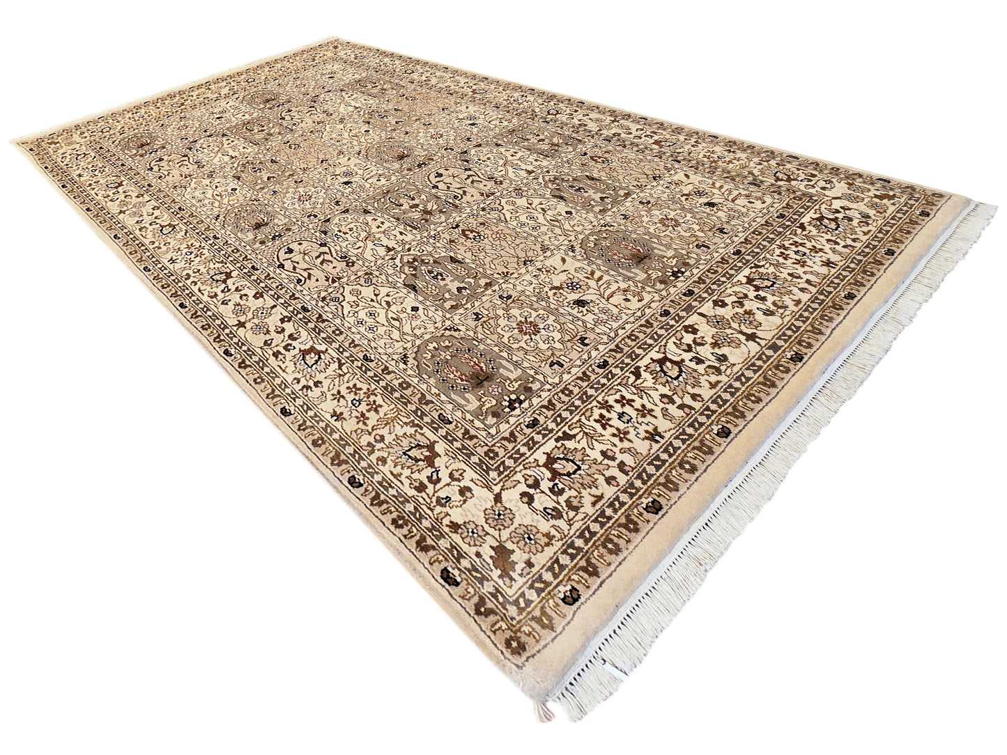 Bakhtiar Rug - 233x169 cm