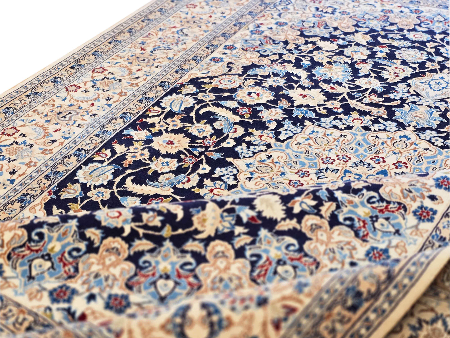 Nain Rug  - 270x175 cm