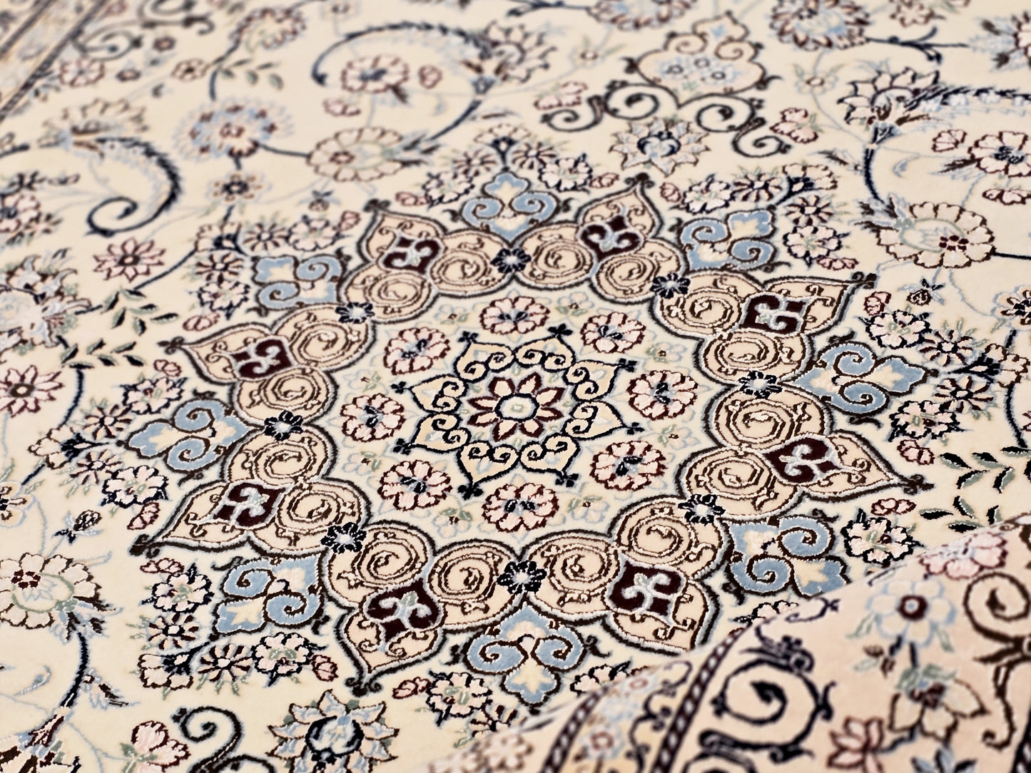 Nain 6L Rug - 232x153 cm
