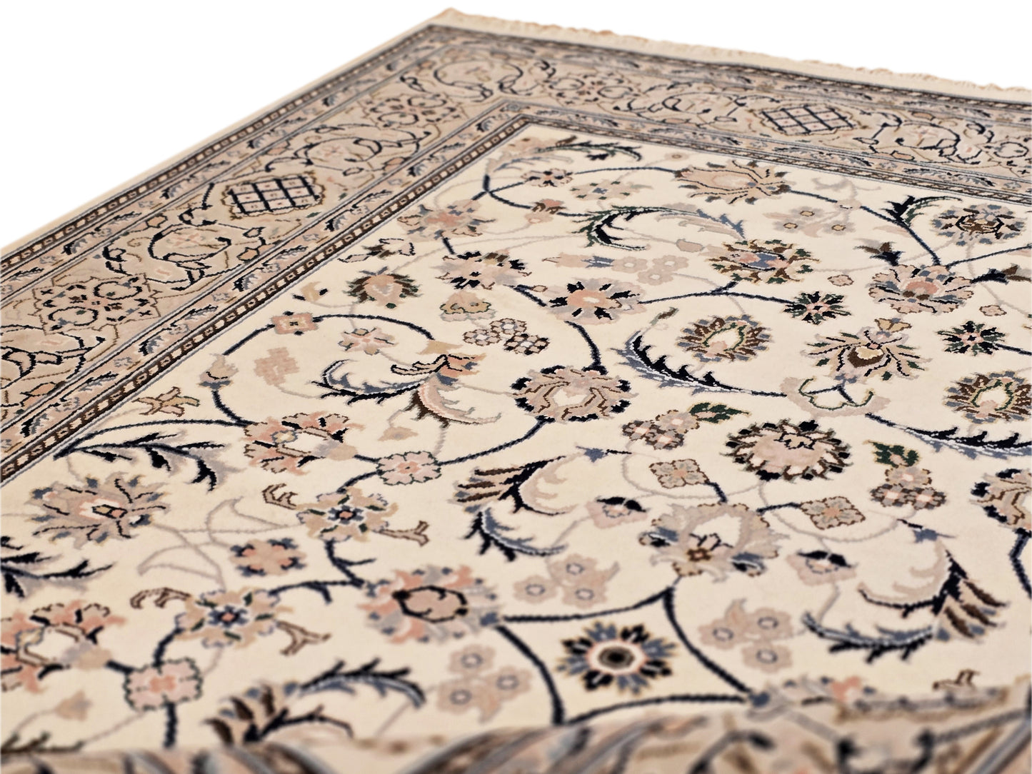 Nain Rug - 238x166 cm